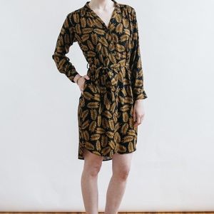 Bridge & Burn Emery Gold Leaf Shirt dress Small